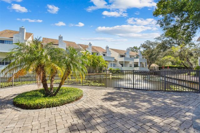 5220 S RUSSELL STREET 36, Tampa, FL 33611