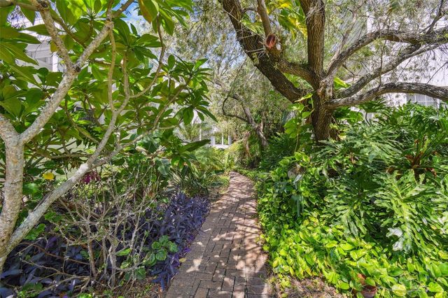 5220 S RUSSELL STREET 36, Tampa, FL 33611