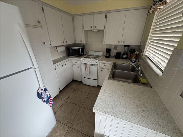40 W COWLES STREET B, Englewood, FL 34223