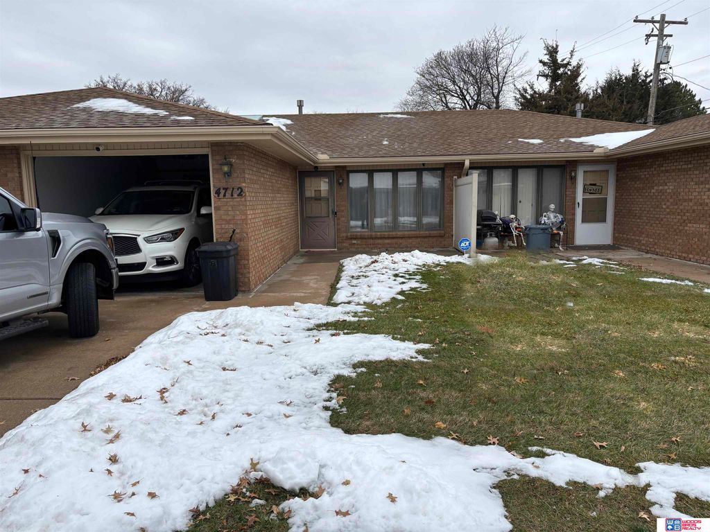 4712 Livingston Place, Lincoln, NE 68510
