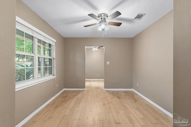 6036 W Shore Dr, Pensacola, FL 32526