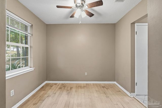 6036 W Shore Dr, Pensacola, FL 32526