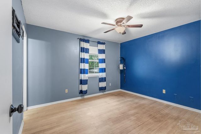 6036 W Shore Dr, Pensacola, FL 32526