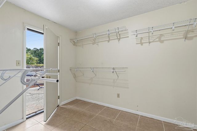 6036 W Shore Dr, Pensacola, FL 32526