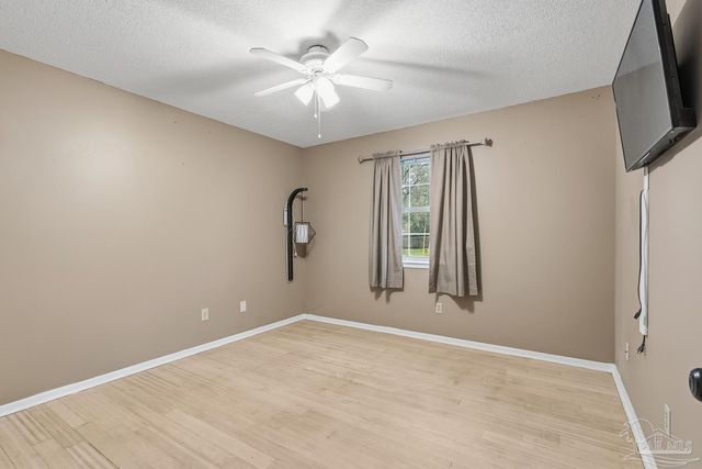 6036 W Shore Dr, Pensacola, FL 32526