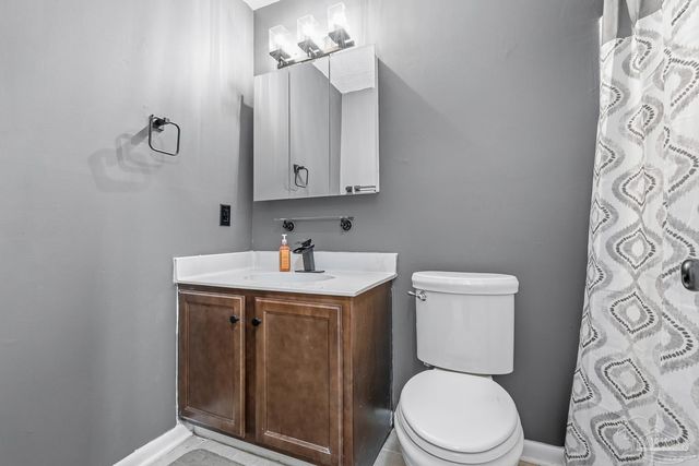 6036 W Shore Dr, Pensacola, FL 32526