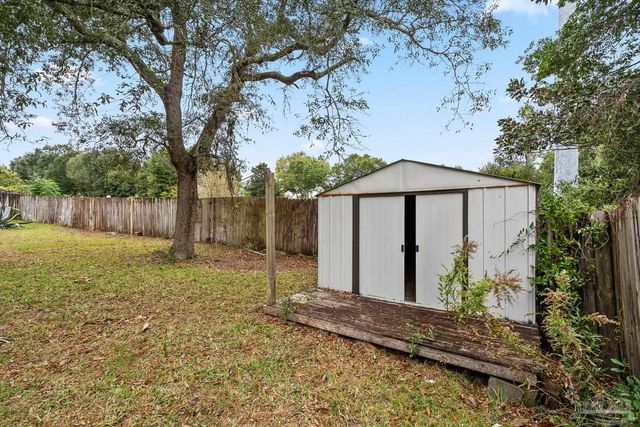 6036 W Shore Dr, Pensacola, FL 32526