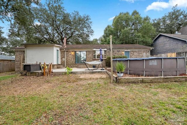 6036 W Shore Dr, Pensacola, FL 32526