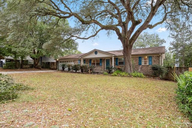 6036 W Shore Dr, Pensacola, FL 32526