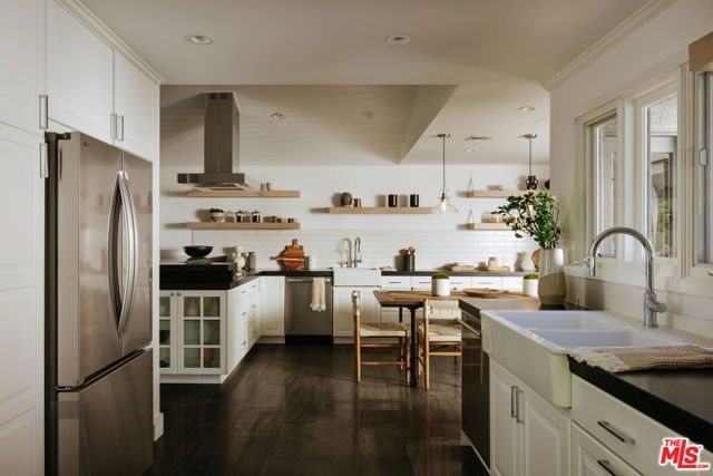 1744 N Doheny Drive, Los Angeles, CA 90069