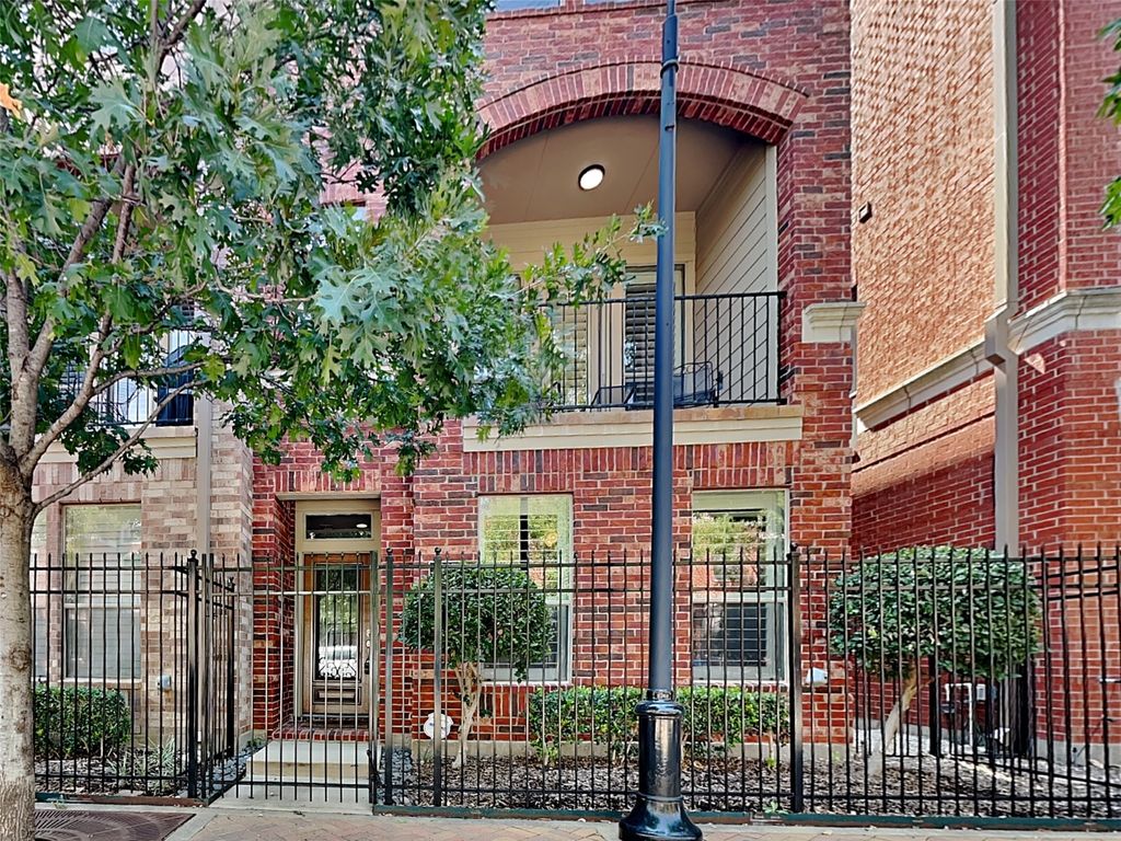 2222 Marilla Street, Dallas, TX 75201