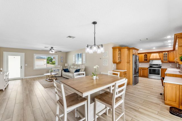 144 Cordoba Circle, Royal Palm Beach, FL 33411