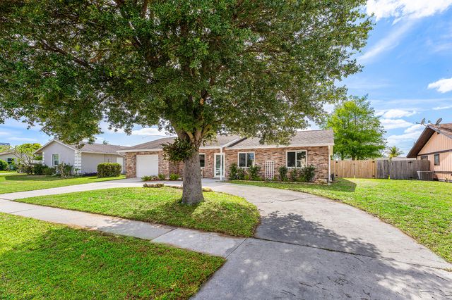 144 Cordoba Circle, Royal Palm Beach, FL 33411