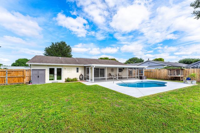 144 Cordoba Circle, Royal Palm Beach, FL 33411