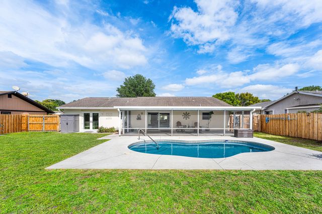 144 Cordoba Circle, Royal Palm Beach, FL 33411