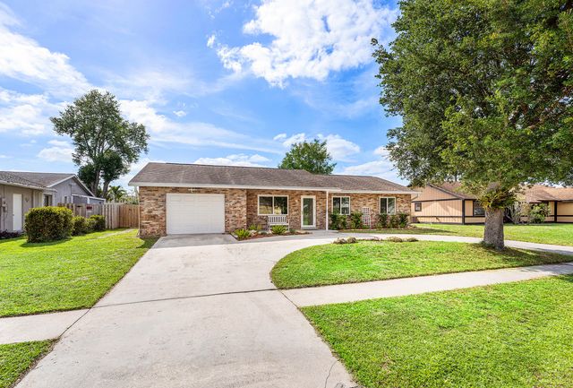 144 Cordoba Circle, Royal Palm Beach, FL 33411