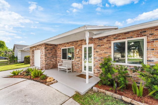 144 Cordoba Circle, Royal Palm Beach, FL 33411