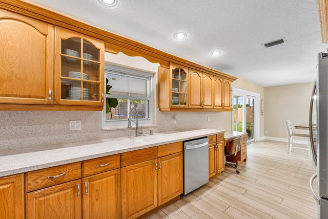 144 Cordoba Circle, Royal Palm Beach, FL 33411