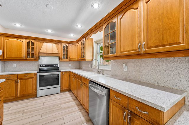 144 Cordoba Circle, Royal Palm Beach, FL 33411