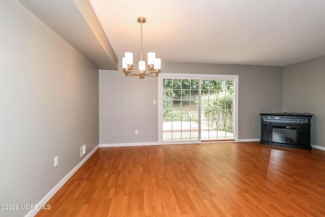 604 Randall Way, Aberdeen, NJ 07747