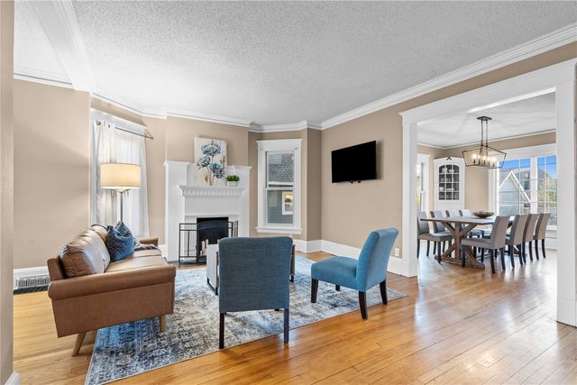 1720 2nd Avenue SE, Cedar Rapids, IA 52403