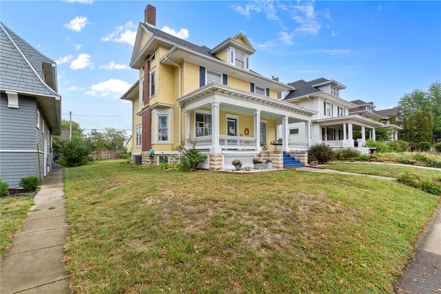 1720 2nd Avenue SE, Cedar Rapids, IA 52403