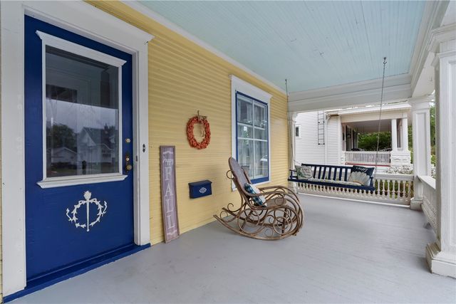 1720 2nd Avenue SE, Cedar Rapids, IA 52403