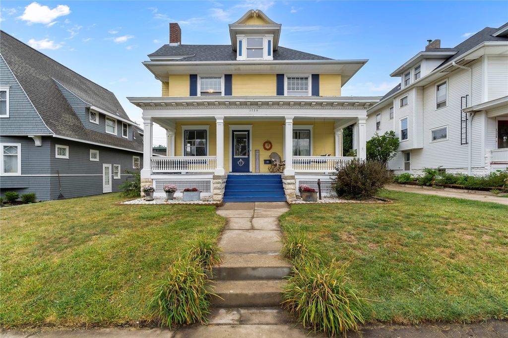 1720 2nd Avenue SE, Cedar Rapids, IA 52403