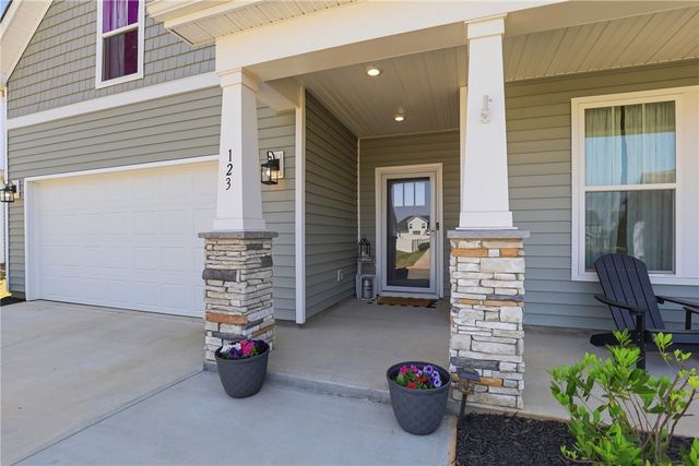 123 Ives Way, Piedmont, SC 29673