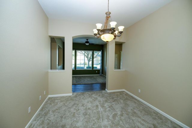 446 1St, Escalon, CA 95320