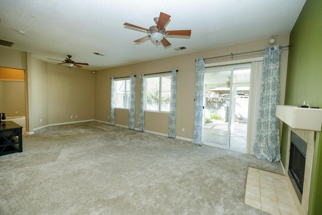 446 1St, Escalon, CA 95320