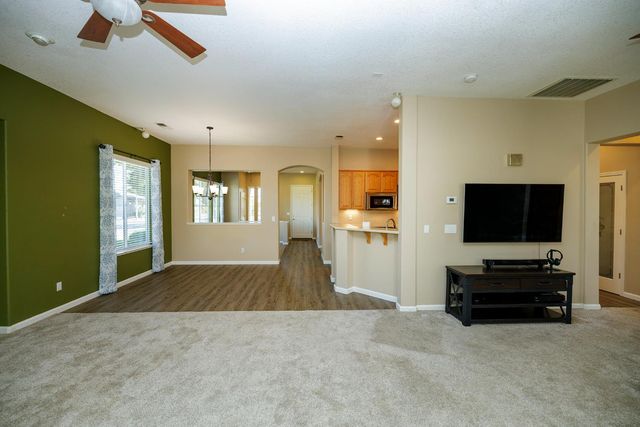 446 1St, Escalon, CA 95320