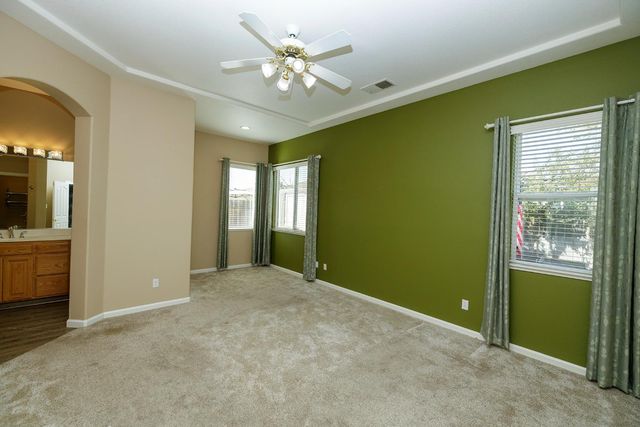 446 1St, Escalon, CA 95320