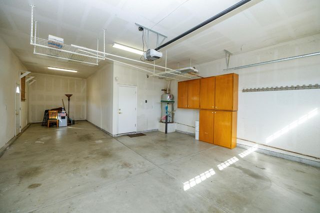 446 1St, Escalon, CA 95320