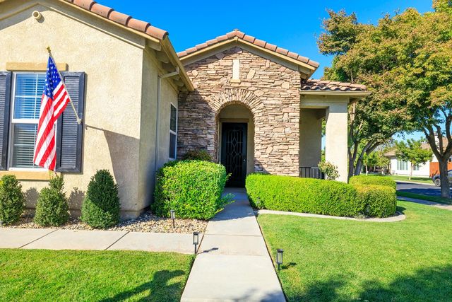 446 1St, Escalon, CA 95320