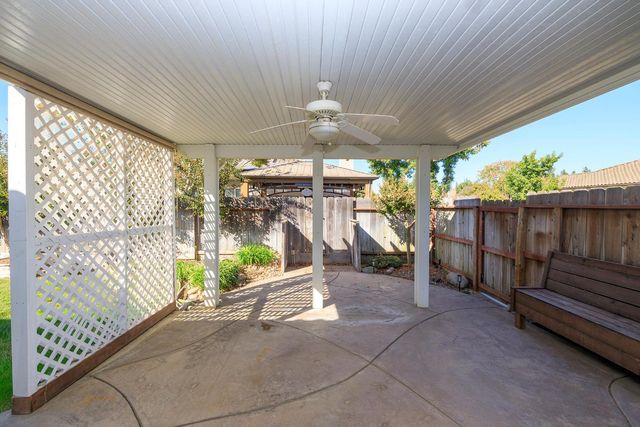 446 1St, Escalon, CA 95320
