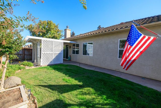 446 1St, Escalon, CA 95320