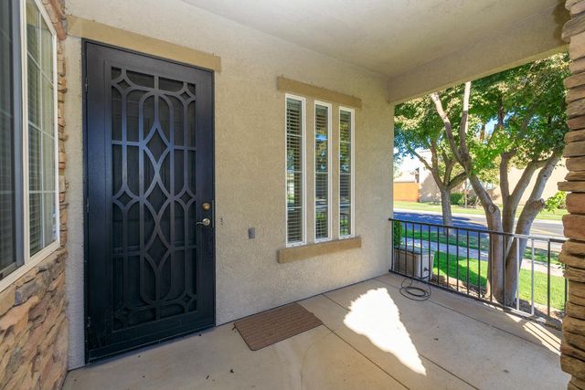 446 1St, Escalon, CA 95320