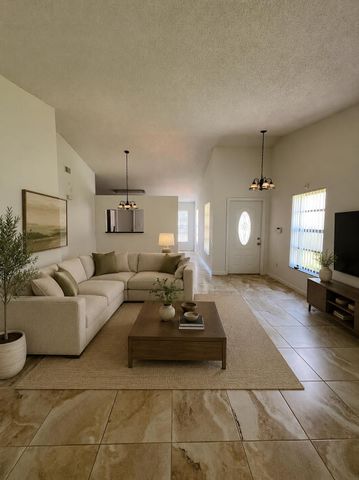 13761 Newport Manor, Davie, FL 33325