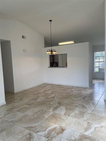 13761 Newport Manor, Davie, FL 33325