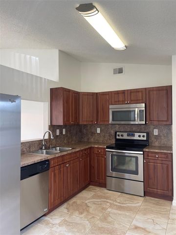 13761 Newport Manor, Davie, FL 33325