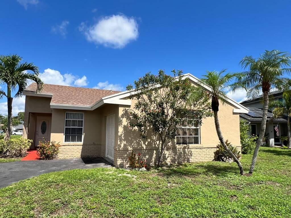 13761 Newport Manor, Davie, FL 33325