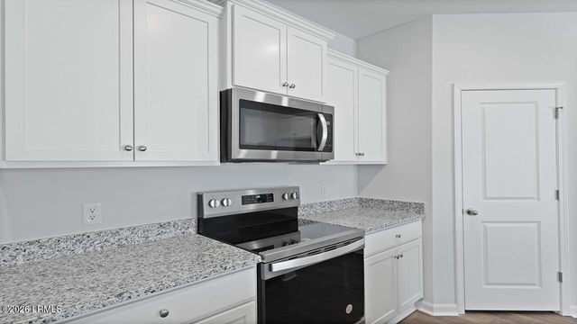 212 Castle Hill Drive, Yemassee, SC 29945