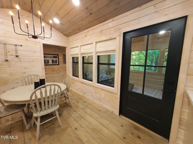 673 Hampton Creek Road, Roan Mountain, TN 37687