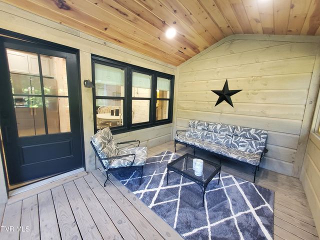 673 Hampton Creek Road, Roan Mountain, TN 37687