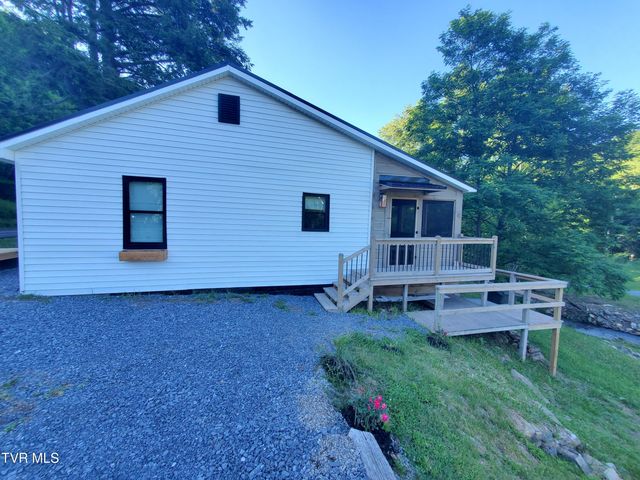 673 Hampton Creek Road, Roan Mountain, TN 37687