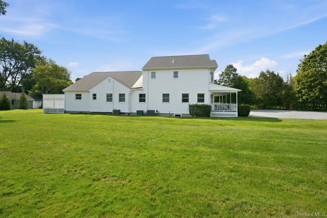 250 Montauk Highway, East Moriches, NY 11940