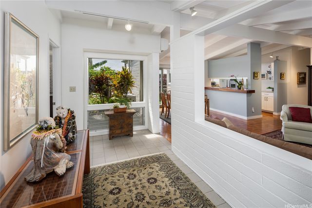 5645 Kawaikui Street, Honolulu, HI 96821