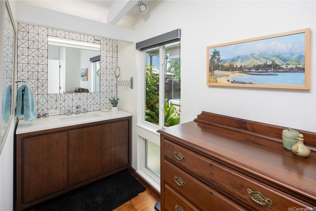 5645 Kawaikui Street, Honolulu, HI 96821