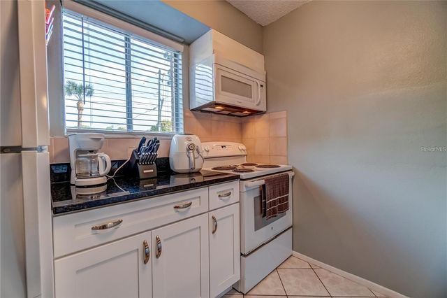111 AIRPORT AVENUE W 107, Venice, FL 34285